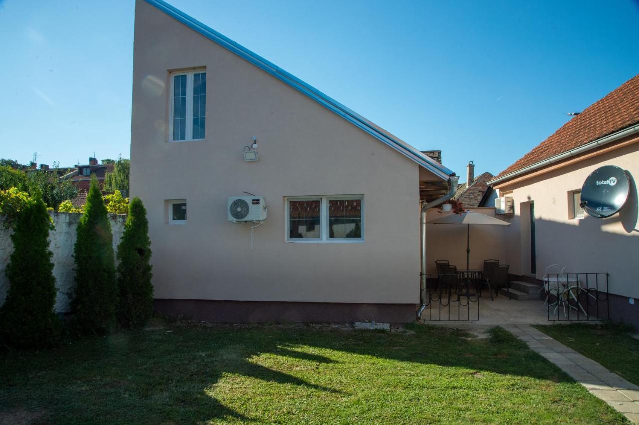 Apartmani Kacara Sremski Karlovci Bagian luar foto